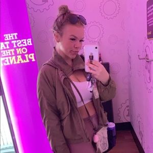 Meet your Posher, Emily